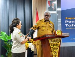 Bupati Kabupaten Mimika John Rettob: PAD Pilar Utama Pembangunan dan Pelayanan Publik