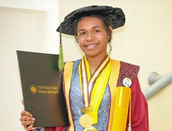 Gadis Israel Asal Asmat, Papua Selatan Raih Gelar Sarjana Kedokteran Unpad di Usia 19 Tahun