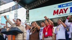 Presiden Prabowo Subianto Disambut Ratusan Ribu Buruh Saat May Day Fiesta 2026 di Silang Monas