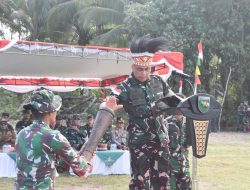 Panglima Kodam Cenderawasih Febriel Sikumbang Tutup TMMD ke-128 Kodim Mimika di Keakwa