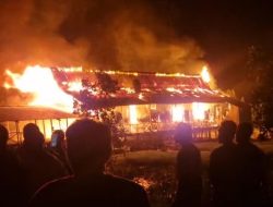 Gereja Santo Fransiskus Xaverius Pomako Terbakar, BPBD Mimika Kerahkan Tiga Armada Damkar