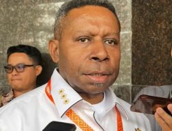 Hari Ini Bupati Kabupaten Waropen FX Mote Terima LHP atas LKPD BPK RI Perwakilan Provinsi Papua