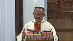 Pastor Paroki Katedral Tiga Raja Timika RD Amandus Rahadat Pr Terima Permintaan Maaf Pihak TNI