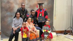 Putra Papua Lulusan SD dan SMP Katolik di Mimika Bram Kateyau Wisuda Doktor di Unversitas Trisakti