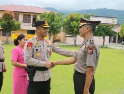 Kapolres Vox Dei Jadi Inspektur Upacara Kenaikan Pangkat Atas Dedikasi Personel di Polres Jayapura