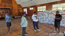 Wakil Bupati Tolikara Tinjau Pembangunan Rumah Sehat dan Bicarakan Rencana Rapat BPL GIDI Pusat