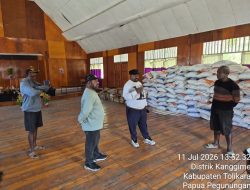 Wakil Bupati Tolikara Tinjau Pembangunan Rumah Sehat dan Bicarakan Rencana Rapat BPL GIDI Pusat