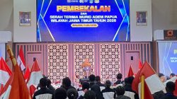Gubernur Khofifah Indar Parawansa Saat Terima Murid Asal Papua: Saya Mamak Kalian di Jawa Timur