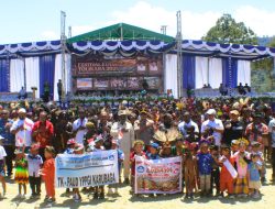 Festival Etnik Religi Resmi Ditutup, Bupati Willem Wandik Ajak Warga Tolikara Lestarikan Budaya Kasih