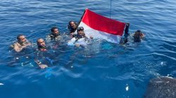 Somatua Kibarkan Merah Putih dari Destinasi Wisata Teluk Cenderawasih Bawa Pesan Cinta Tanah Air