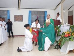 Misa Pelepasan Guru Agama STPK Yohanes Rasul, Mgr Yanuarius You: Kita Diutus Membawa Terang Injil
