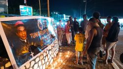 Aksi Seribu Lilin Mengenang 7 Tahun Berpulangnya Uskup Pertama Timika Mgr John Philip Saklil, Pr