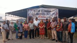 Keluarga Bupati John Rettob Serta Pengurus dan Anggota TP PKK Mimika Peduli Bencana Flores