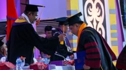 Wisuda 641 Lulusan dan Kukuhkan Guru Besar Baru, Rektor Hugo Warami: Unipa Berperan Strategis