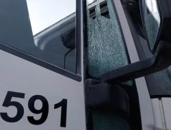 Bus Karyawan dan Mobil Kargo Milik PT Freeport Indonesia Ditembak Orang tak Dikenal di Mile 60