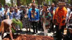 Gubernur Provinsi Papua Mathius Fakhiri Sebut Festival Danau Sentani Satukan Budaya dan Ekonomi