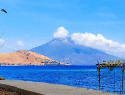 Puisi: Mazmur Syukur 40 Tahun di Atas Tanah Papua dan Fajar dari Nusa Para Lamafa Karya Yance Dou