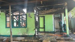 Rumah Dinas Prajurit Kodam Cenderawasih Terbakar, Mobil Damkar Bergerak Cepat Padamkan Api