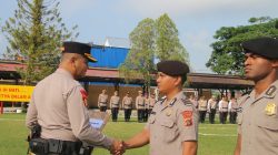 Kapolres Jayapura Vox Dei Beri Penghargaan kepada Personel dalam Pengungkapan Dua Kasus Menonjol