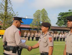 Kapolres Jayapura Vox Dei Beri Penghargaan kepada Personel dalam Pengungkapan Dua Kasus Menonjol