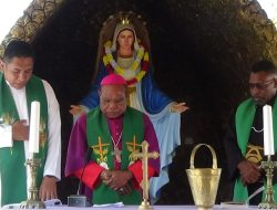 Uskup Timika Mgr Bernardus Baru Misa Pemberkatan Gua Maria Paroki Santa Maria Ratu Rosari Idakebo