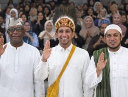 Gelar Tabligh Akbar Bersama Habib Husein Ja’far, Bupati Mimika John Rettob Ajak Warga Jaga Harmoni