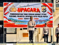 Pimpin Upacara PTDH, Kapolresta Maclarimboen: Momentum Ingatkan Personel Jaga Integritas